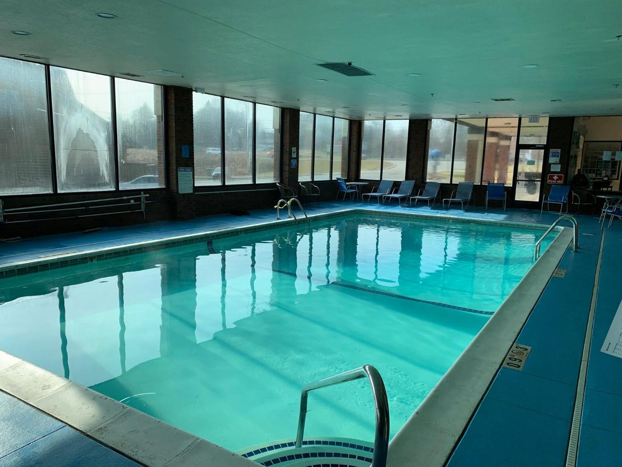 奥赖恩湖/奥本山红屋顶套房客栈 Lake Orion 外观 照片